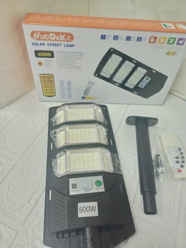 FOCO SOLAR DE 600 WATTS - Imagen 2